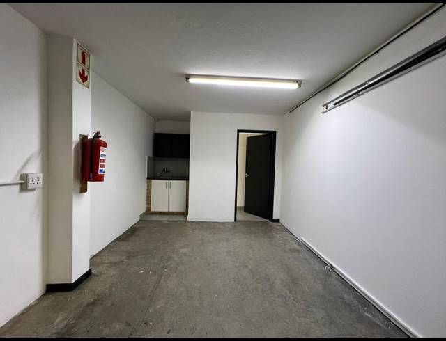 620M² WAREHOUSE TO LET IN LASER PARK